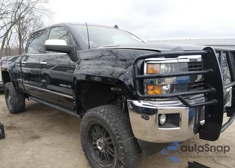 2015 Chevrolet Silverado 2500Hd Ltz z USA, uszkodzony, nr VIN 1GC1KWE82FF111512
